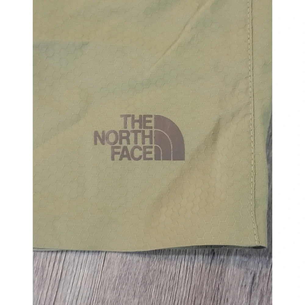 The North Face Mens Kilowatt Hiking Shorts Green Honeycomb Texture Size 38 CH4A